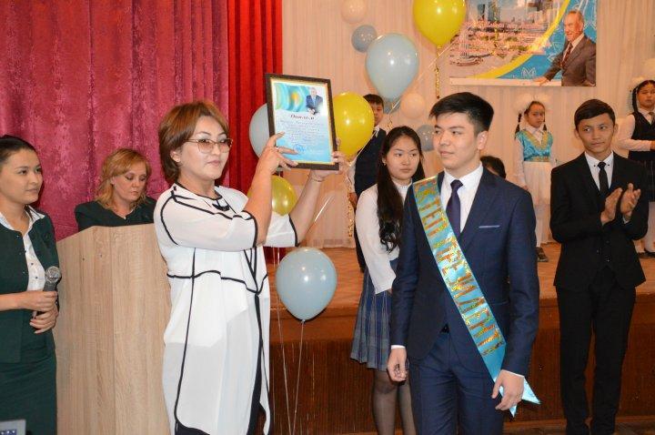 Мектеп президентін сайлау