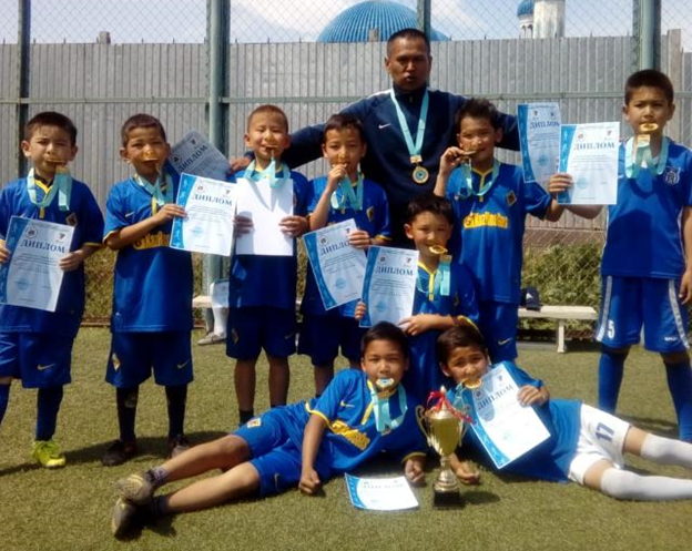 Былғары доп шеберлері